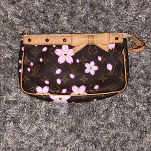 Exclusive Louis Vuitton Purse